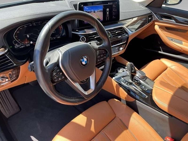 Gebraucht BMW 530 Efficient Dynamics 286 PS (210 kW) 2020 Glaciersilber (metallic) Limousine