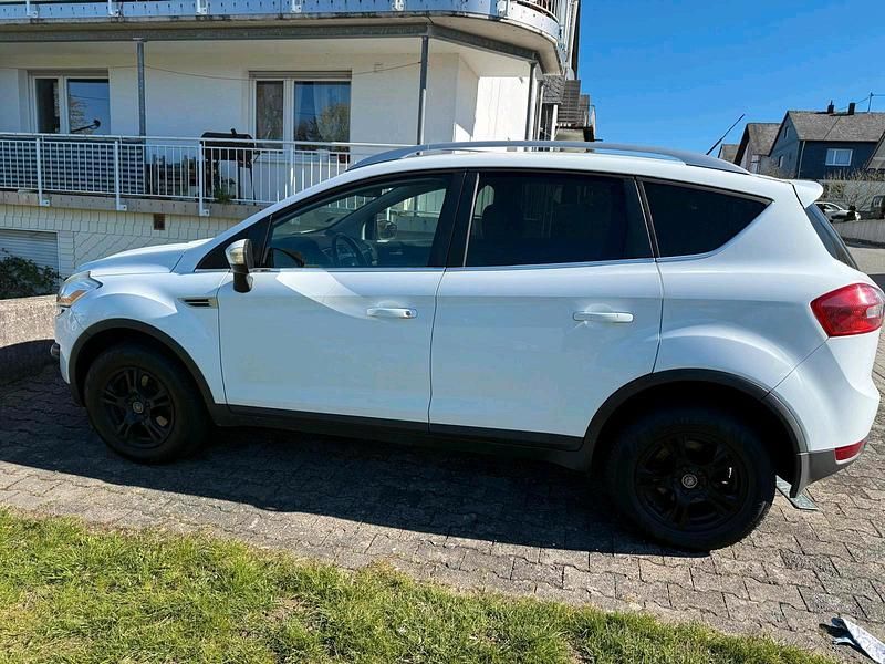 Gebraucht Ford Kuga 140 PS (102 kW) 2012 Weiß SUV