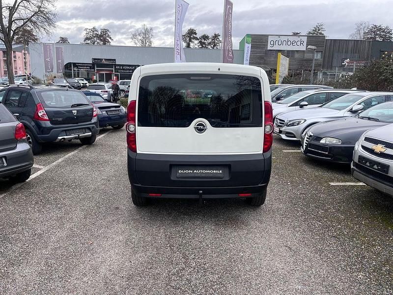 Gebraucht Opel Combo 105 PS (77 kW) 2015 Weiß Van / Kleinbus