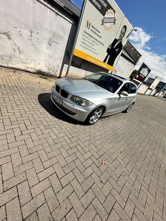 Silber Gebraucht 2007 BMW 120 Sport Line Kleinwagen | 2.900 € (Guter Preis) - Bild 1/4