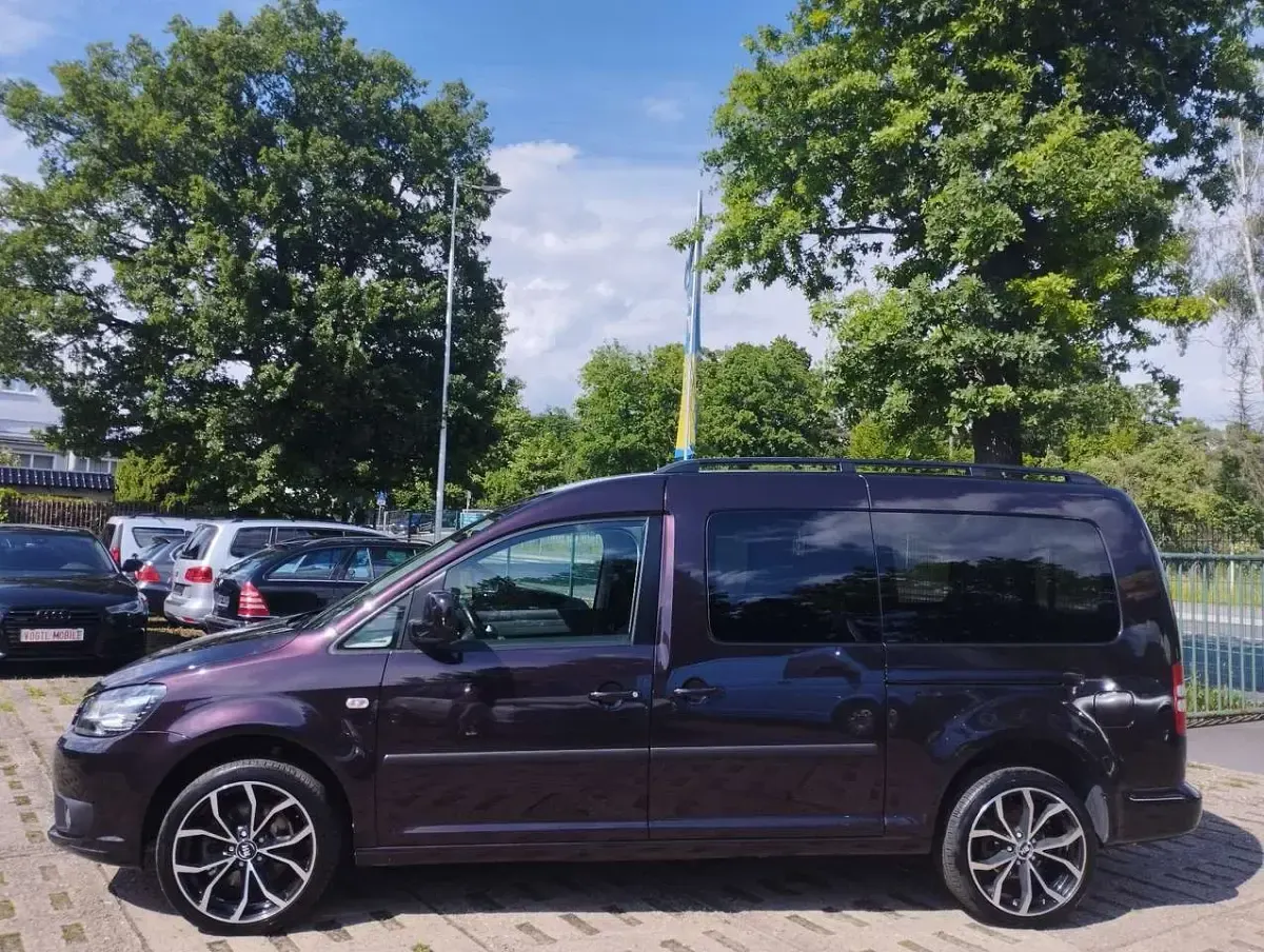 Gebraucht VW Caddy Maxi Comfortline 170 PS (125 kW) 2014 Black berry metallic Van / Kleinbus
