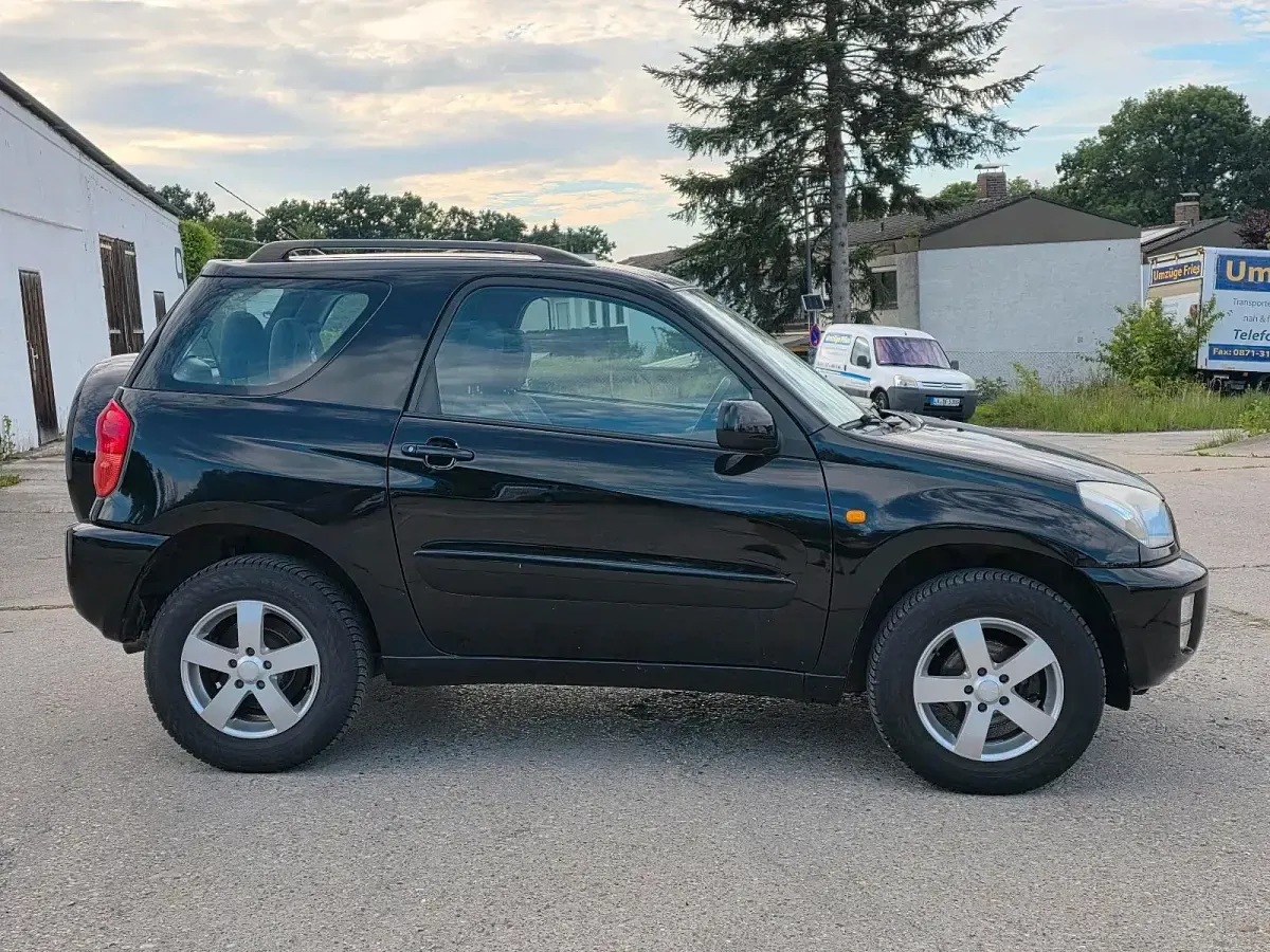 Gebraucht Toyota RAV4 150 PS (110 kW) 2002 Schwarz SUV
