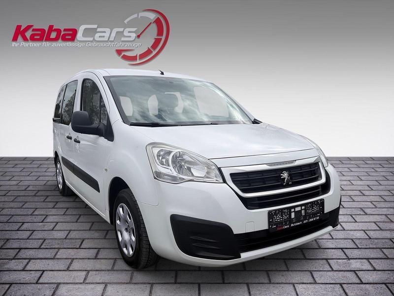 Gebraucht Peugeot TePee Active 110 PS (80 kW) 2018 Weiß Kombi