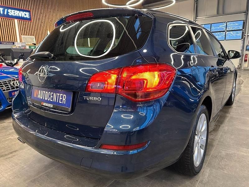 Gebraucht Opel Astra 140 PS (102 kW) 2012 Blau Kombi