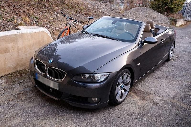 Gebraucht BMW 330 Cabriolet Performance 231 PS (169 kW) 2009 Grau Cabrio