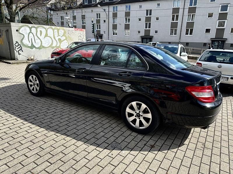 Gebraucht Mercedes C180 156 PS (114 kW) 2009 Schwarz Limousine