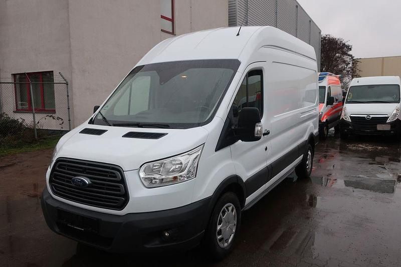 Gebraucht Ford Transit Trend 131 PS (96 kW) 2019 Weiß Limousine
