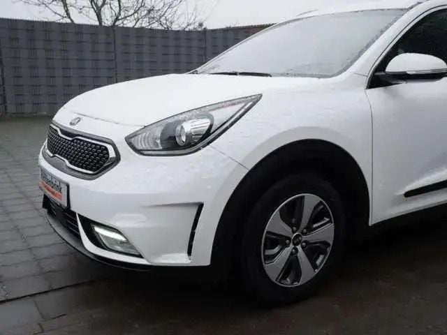 Gebraucht Kia Niro Vision 141 PS (103 kW) 2019 Weiß SUV