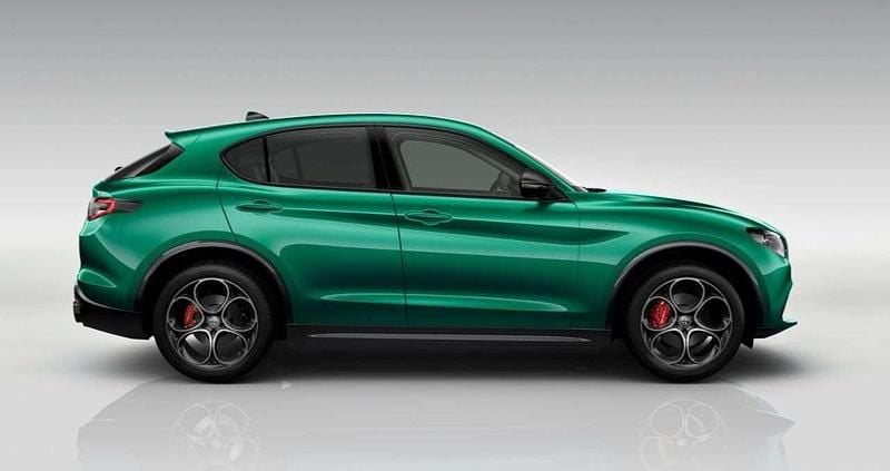 Neu Alfa Romeo Stelvio 280 PS (205 kW) 2026 Verde montreal SUV