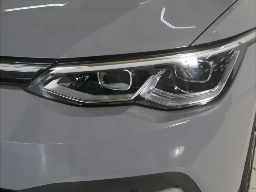 Gebraucht VW Golf VIII Move 150 PS (110 kW) 2023 Grau Limousine