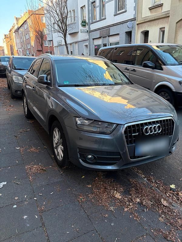 Grau Gebraucht 2012 Audi Q3 SUV | 8.700 € (Guter Preis) - Bild 1/4