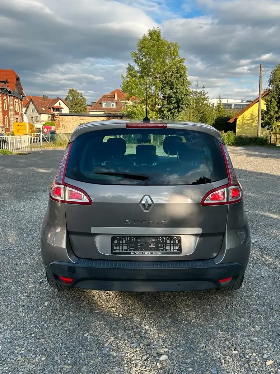 Gebraucht Renault Mégane III 110 PS (80 kW) 2010 Grau Limousine