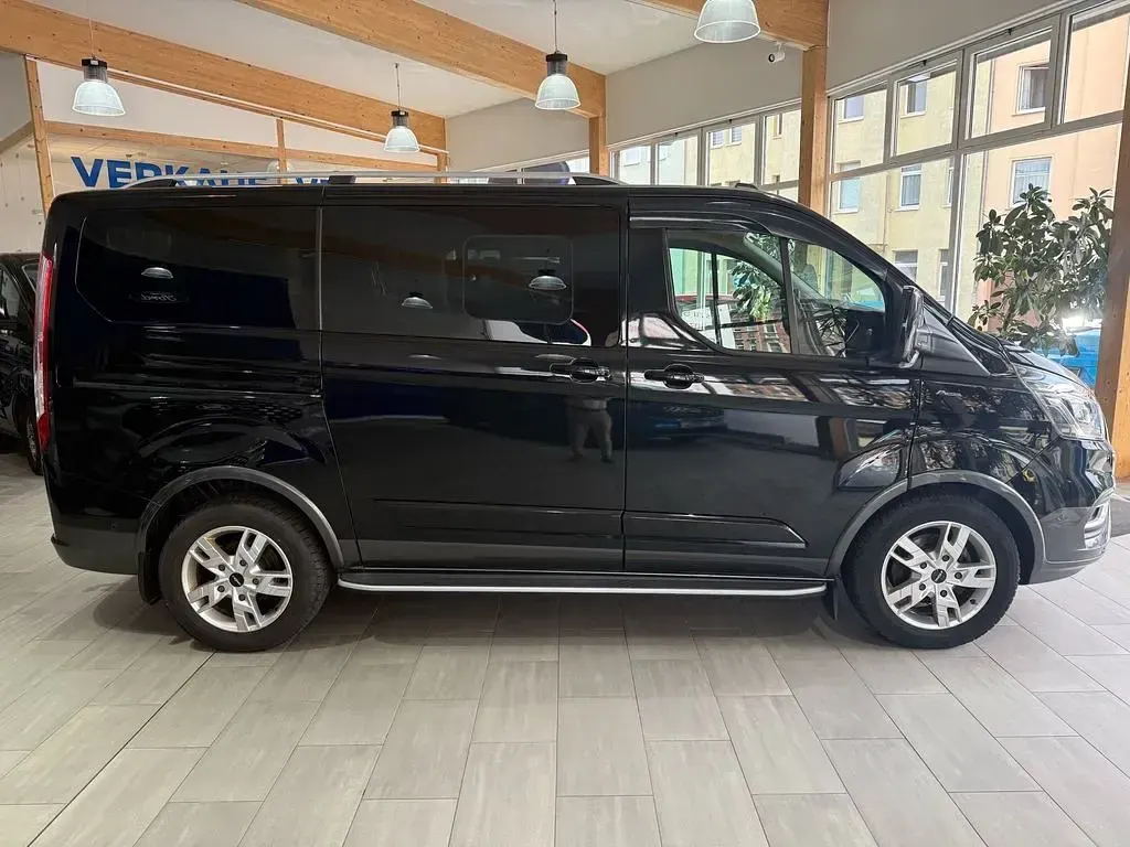Gebraucht Ford Tourneo Active 185 PS (136 kW) 2022 Schwarz Van / Kleinbus