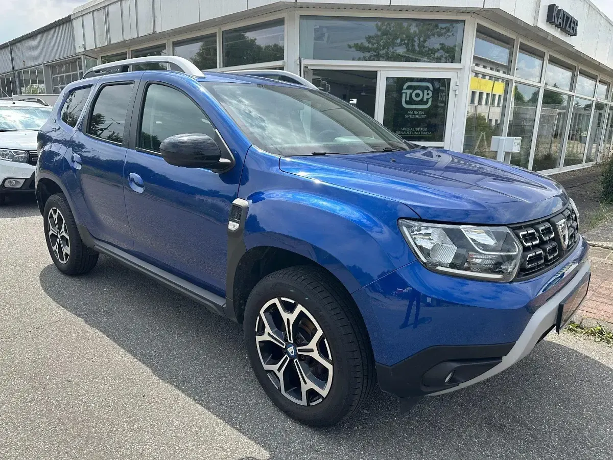 Gebraucht Dacia Duster Celebration 130 PS (95 kW) 2021 Blau SUV