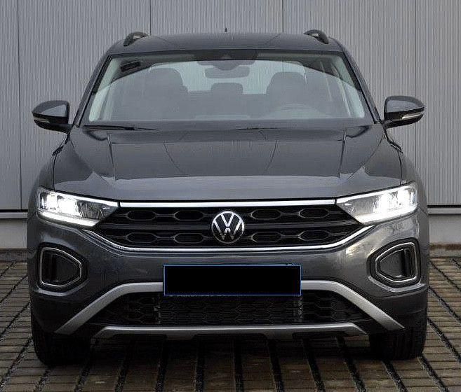 X3x3 indiumgrau metallic Gebraucht 2024 VW T-Roc Life SUV | 29.512 € (Fairer Preis) - Bild 1/4