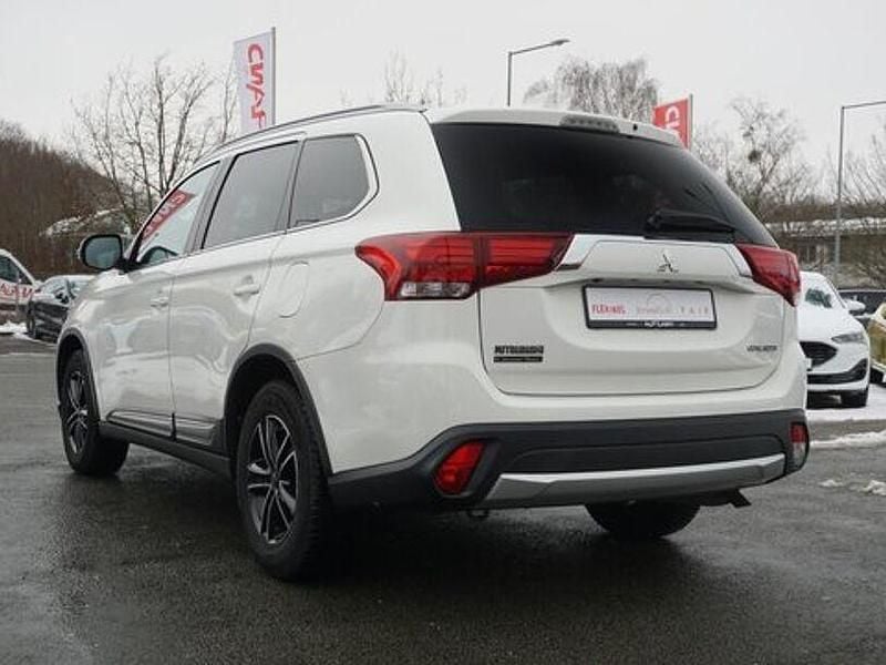 Gebraucht Mitsubishi Outlander 150 PS (110 kW) 2018 Weiß SUV