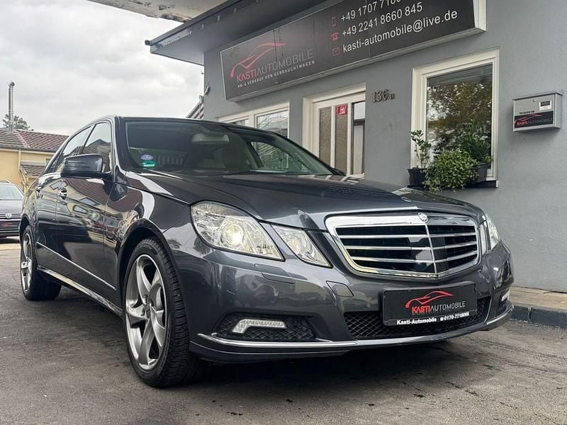 Grau Gebraucht 2009 Mercedes E350 Limousine | 6.950 € (Superpreis) - Bild 1/4