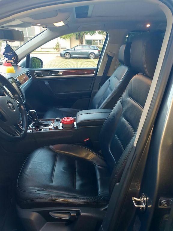 Gebraucht VW Touareg 239 PS (175 kW) 2010 Grau SUV