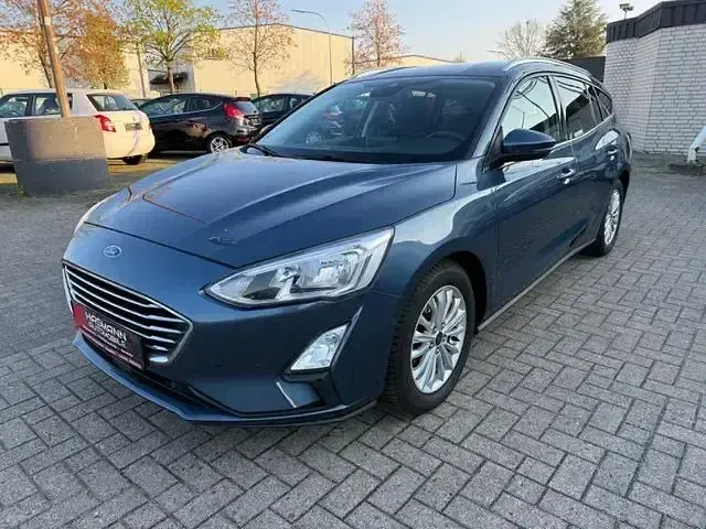 Gebraucht Ford Focus Titanium 120 PS (88 kW) 2019 Blau Limousine