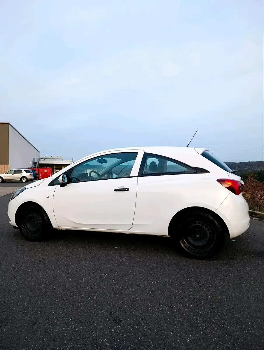 Gebraucht Opel Corsa 69 PS (50 kW) 2016 Weiß Kleinwagen