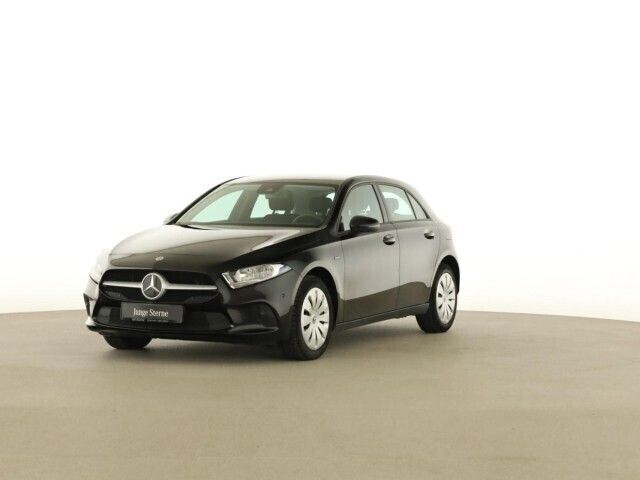 Schwarz Gebraucht 2021 Mercedes A250 Kleinwagen | 25.983 € (Guter Preis) - Bild 1/4