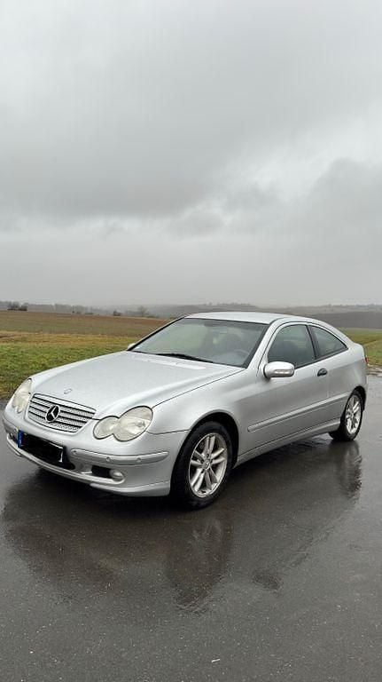 Gebraucht Mercedes C200 163 PS (119 kW) 2001 Silber Coupé