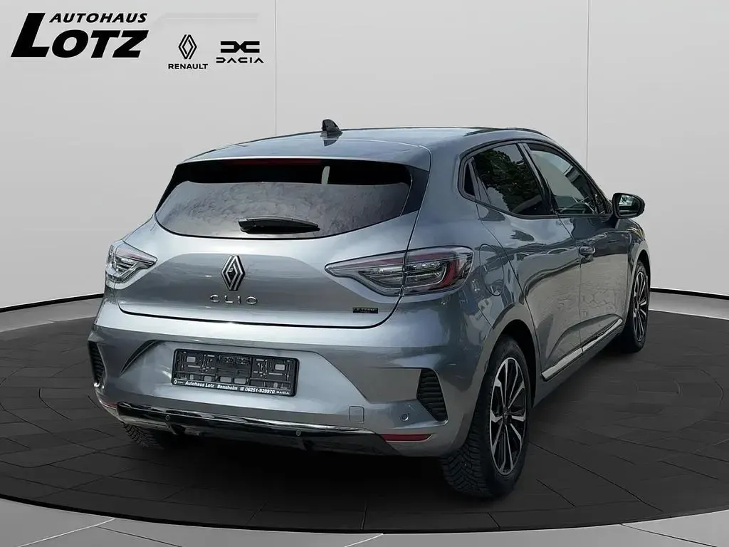 Gebraucht Renault Clio V Techno 94 PS (69 kW) 2023 Grau Limousine