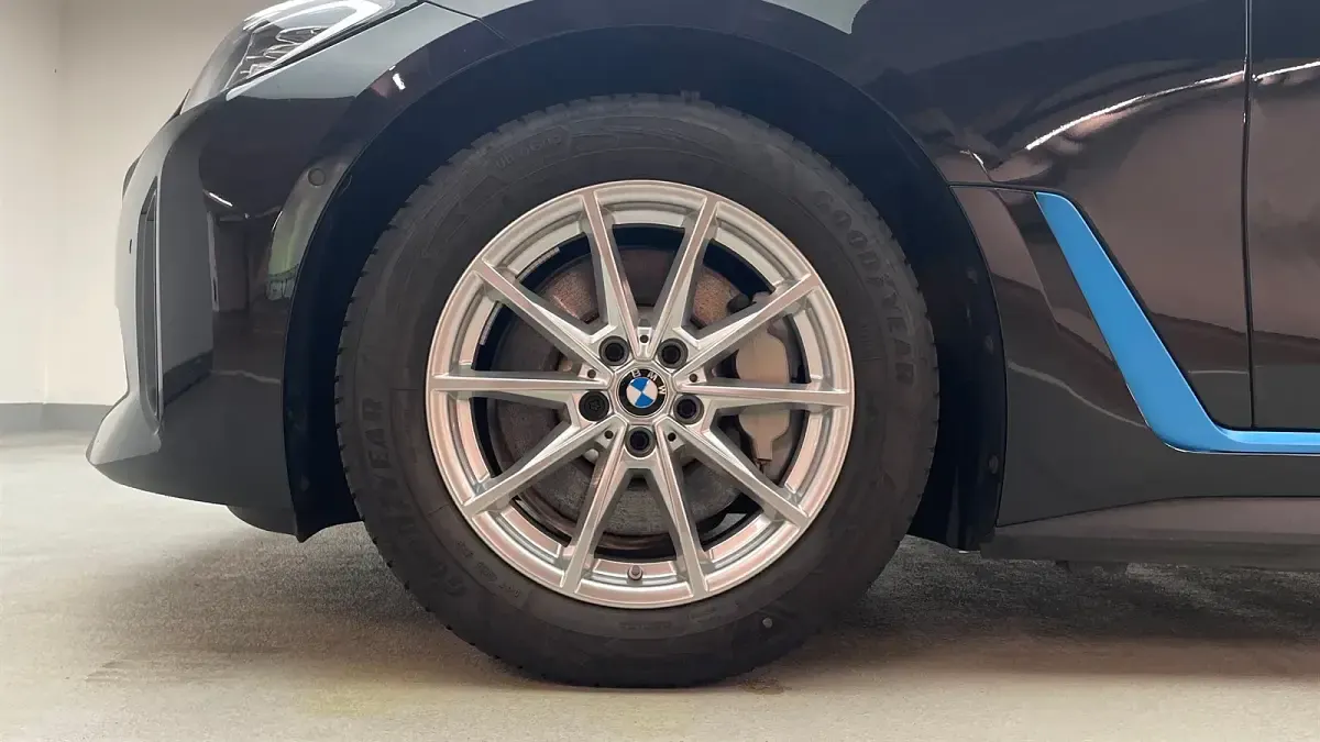 Używany BMW i4 Efficient Dynamics 210 kW (286 KM) 2023 Czarny Sedan/Limuzyna