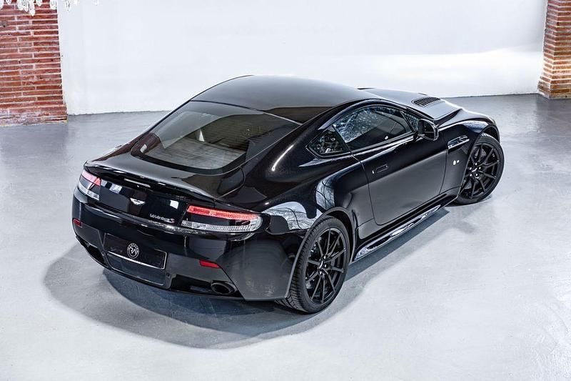 Gebraucht Aston Martin V12 Vantage 572 PS (420 kW) 2016 Schwarz