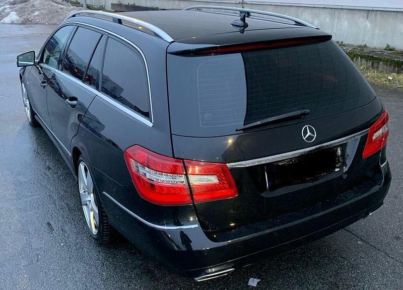 Gebraucht Mercedes E300 Avantgarde 231 PS (169 kW) 2011 Schwarz Kombi