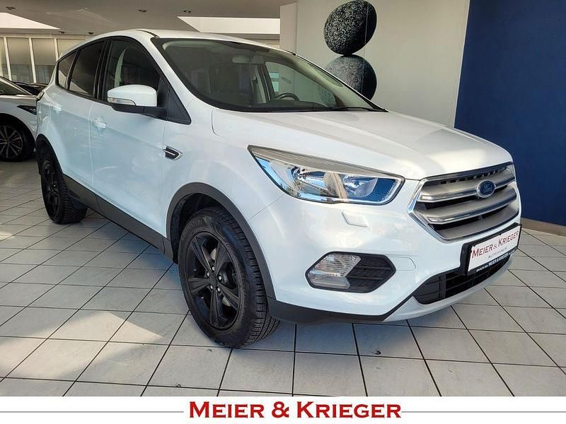 Gebraucht Ford Kuga Trend 120 PS (88 kW) 2017 Weiß SUV