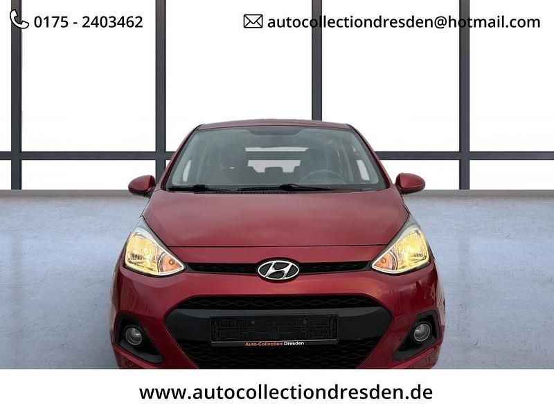 Gebraucht Hyundai i10 Trend 67 PS (49 kW) 2015 Rot Kleinwagen