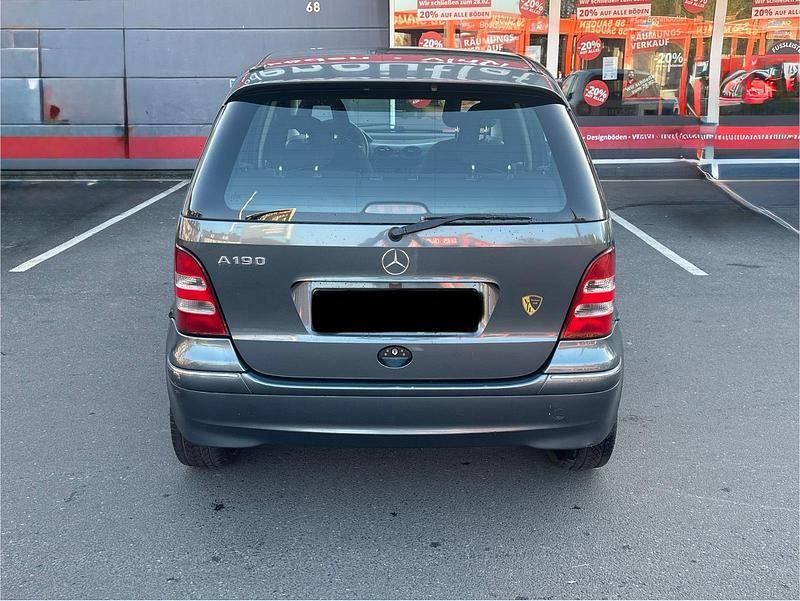 Gebraucht Mercedes A190 Elegance 125 PS (91 kW) 2003 Blau Kleinwagen