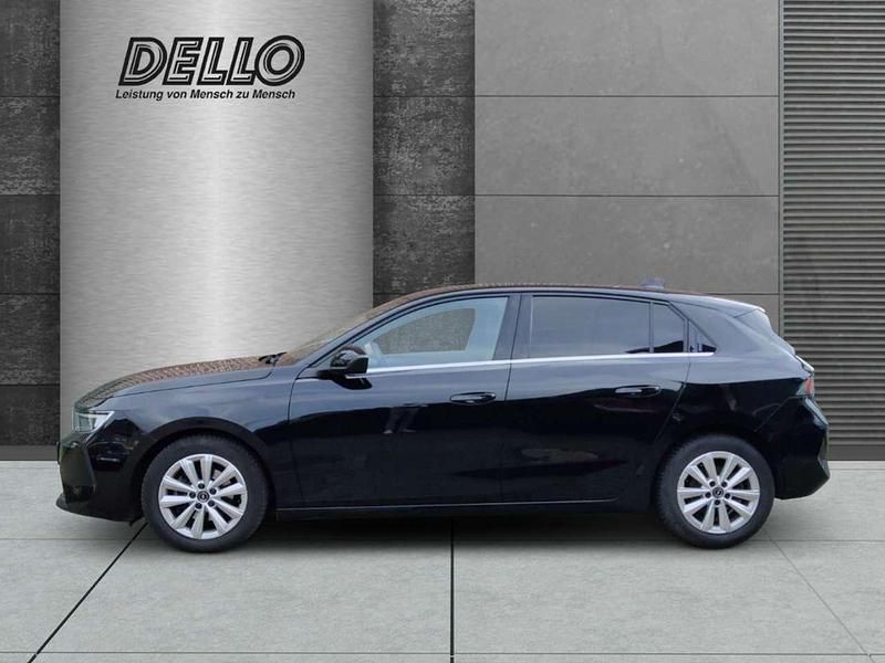 Gebraucht Opel Astra Elegance 131 PS (96 kW) 2022 Diamant schwarz/karbon schwarz Limousine