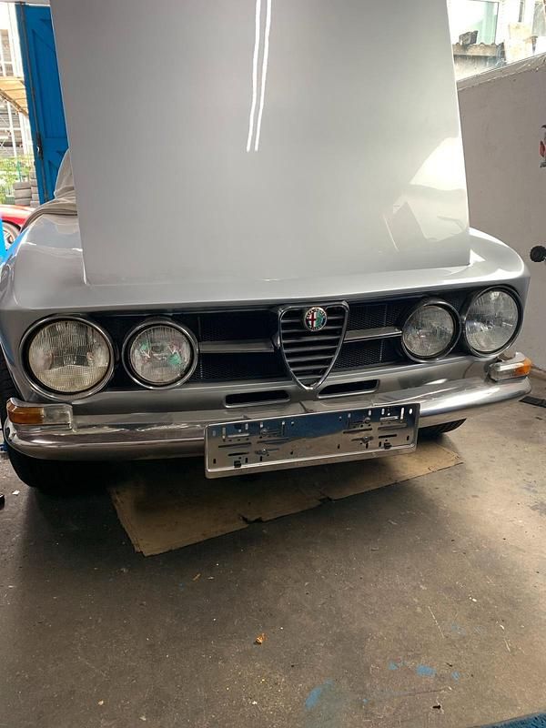 Silber Gebraucht 1969 Alfa Romeo Giulia Coupé | 48.500 € - Bild 1/4