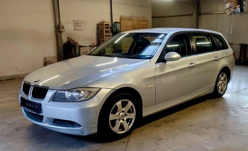 Gebraucht BMW 320 150 PS (110 kW) 2007 Silber Kombi