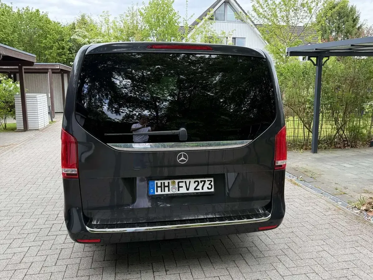 Gebraucht Mercedes V220 Avantgarde Edition 163 PS (119 kW) 2019 Grau Van / Kleinbus