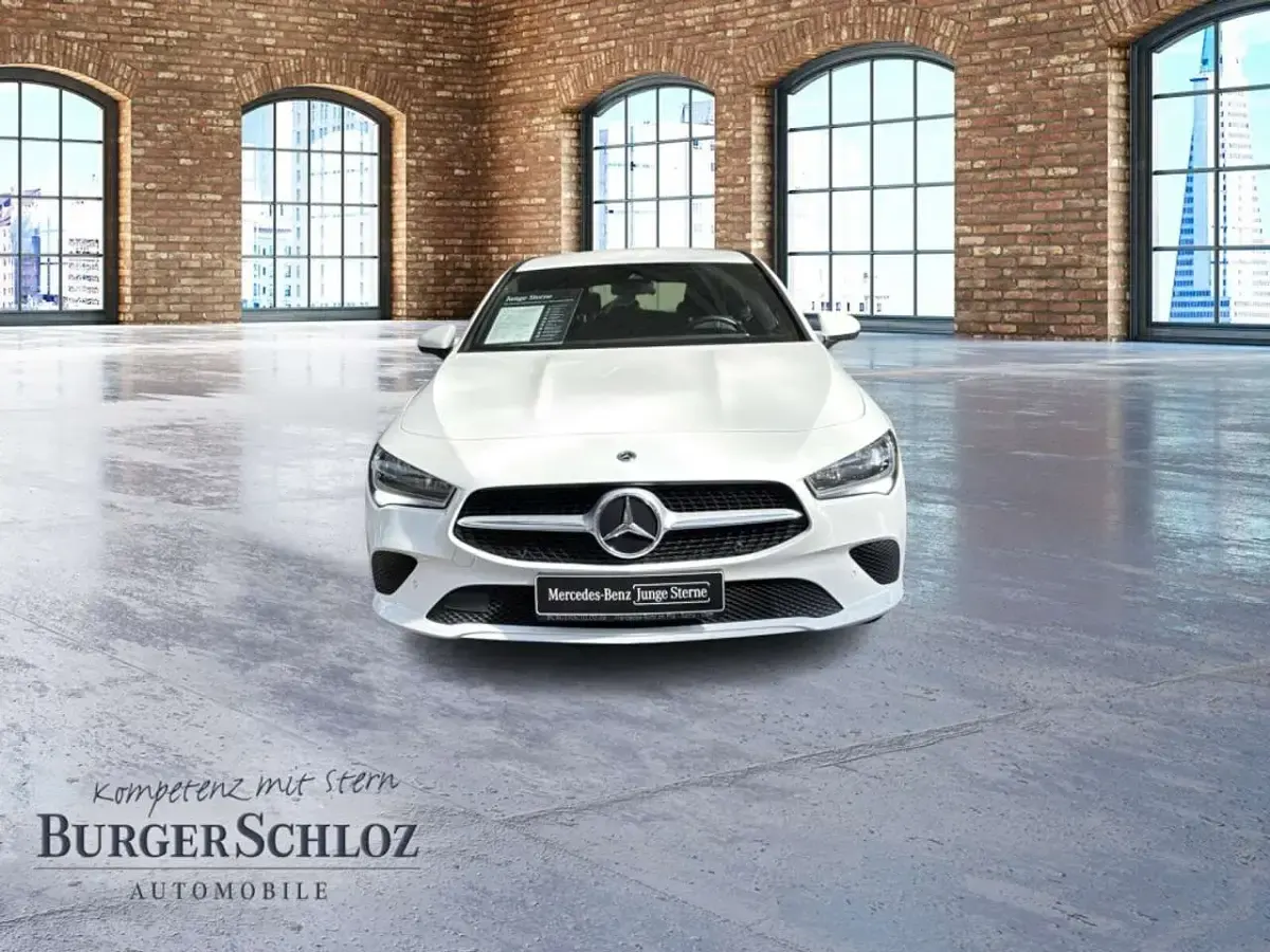 Gebraucht Mercedes CLA200 150 PS (110 kW) 2023 Weiß Coupé