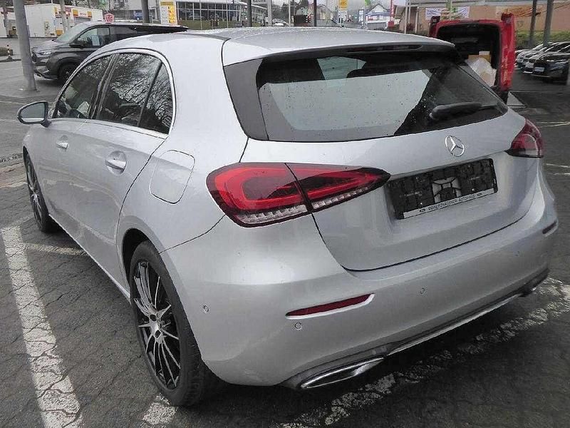Gebraucht Mercedes A220 190 PS (139 kW) 2019 Iridiumsilber  metalliclack (metallic) Limousine