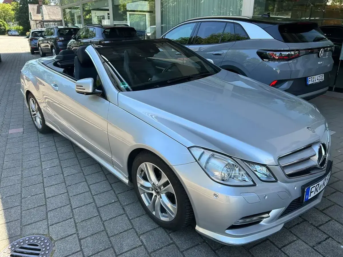 Gebraucht Mercedes E250 204 PS (150 kW) 2012 Iridiumsilber  metalliclack Cabrio