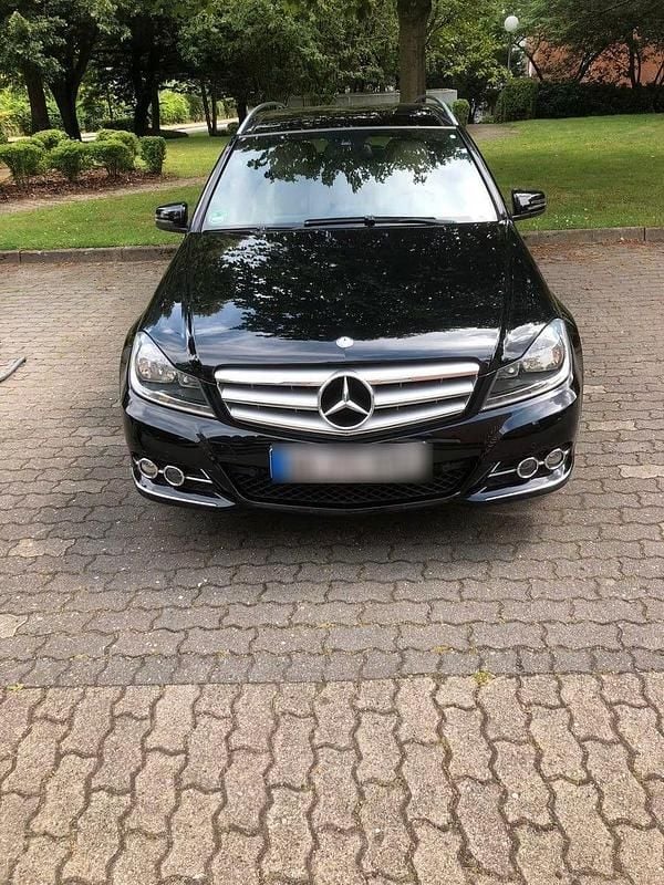 Schwarz Gebraucht 2011 Mercedes C180 Avantgarde Kombi | 7.500 € (Guter Preis) - Bild 1/4