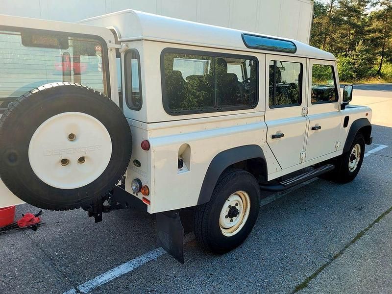 Weiß Gebraucht 2009 Land Rover Defender SE SUV | 39.900 € (Etwas zu teuer) - Bild 1/4