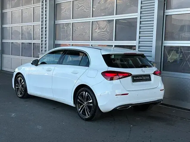 Gebraucht Mercedes A200 Advanced 163 PS (119 kW) 2025 Unilack polarweiß Limousine