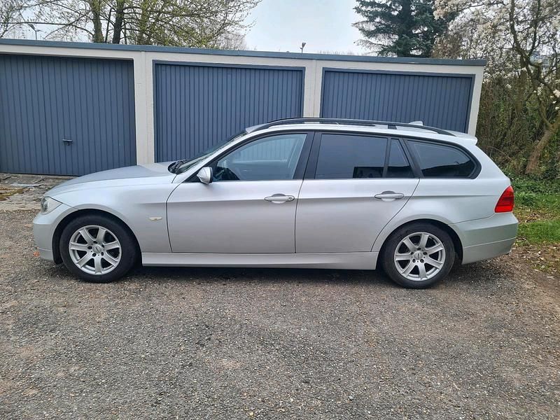 Second-hand BMW 320 150 CP (110 kW) 2007 Argintiu Break