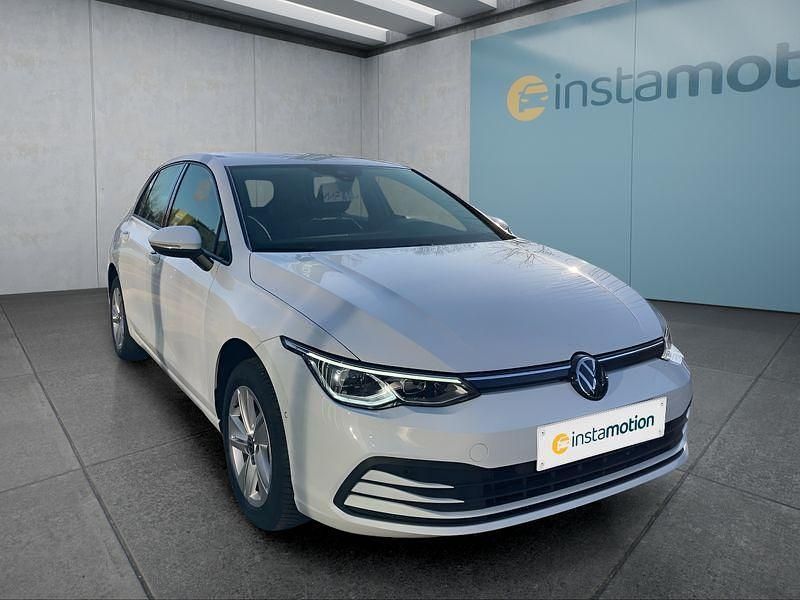 Gebraucht VW Golf VIII 131 PS (96 kW) 2022 Weiß Kleinwagen