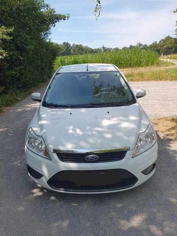 Weiß Gebraucht 2009 Ford Focus Style Limousine | 1.700 € (Superpreis) - Bild 1/4