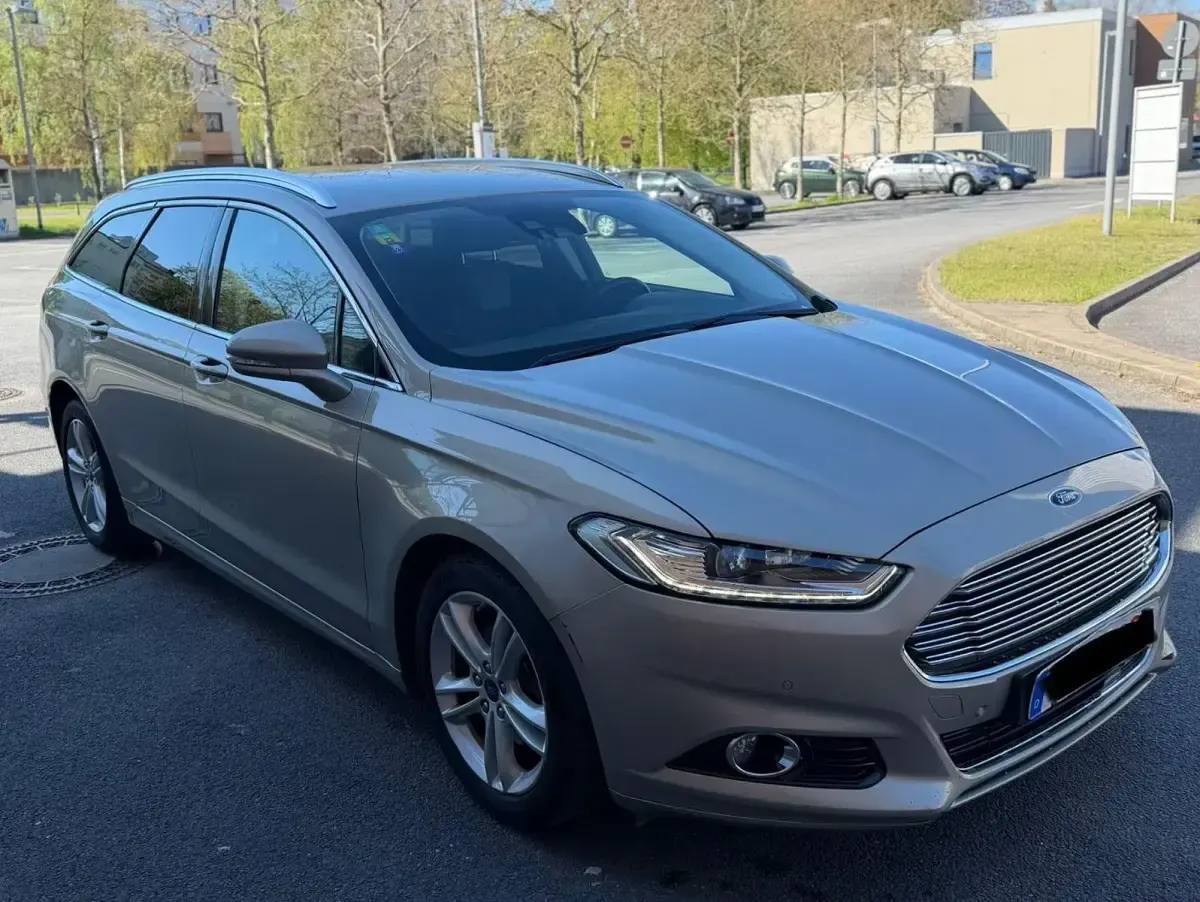 Gebraucht Ford Mondeo Titanium 150 PS (110 kW) 2015 Grau Kombi