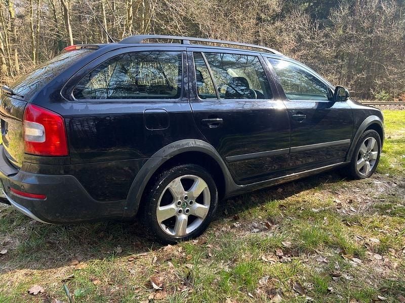 Gebraucht Skoda Octavia 140 PS (102 kW) 2013 Schwarz Kombi