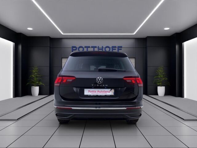 Gebraucht VW Tiguan Active 122 PS (89 kW) 2022 Schwarz SUV