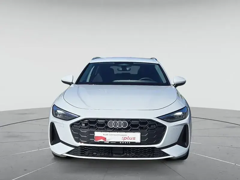 Gebraucht Audi A5 Sport 204 PS (150 kW) 2025 Gletscherweiß metallic Kombi